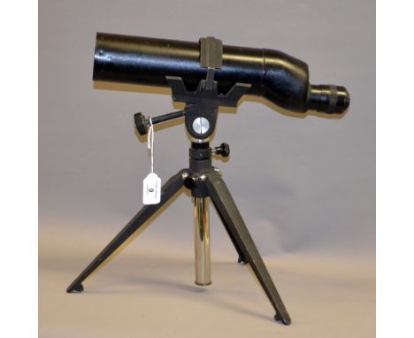 A Ross of London, prismatic spottingscope no. 6835, with tripod. 