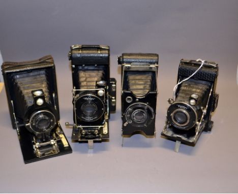 Selection of folding cameras to include: Vintage Ensign Klito Simplex, Ensign Selfix 16-20 roll-film folding camera, Houghton