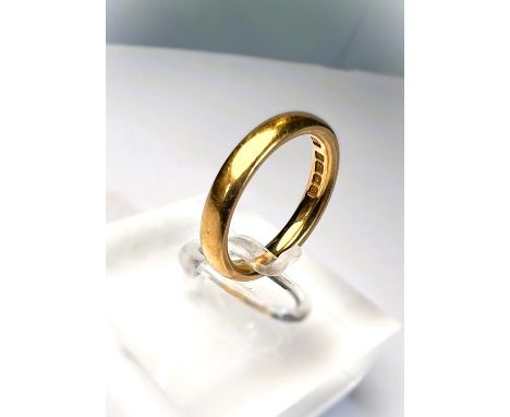 22ct hallmarked gold wedding ring 6 gm 