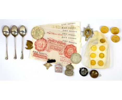 A SILVER ARP BADGE, LONDON 1939, VARIOUS MILITARY AND LIVERY BUTTONS AND BADGES, ETC A SILVER COFFEE SPOON AND SIX BANK OF EN