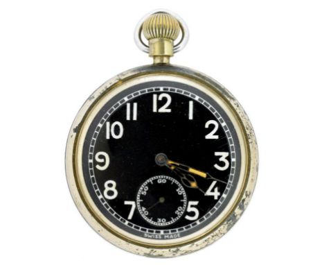 A NICKEL PLATED KEYLESS LEVER MILITARY ISSUE WATCH WITH BLACK DIAL, CASE BACK MARKED BROAD ARROW AND 31301 