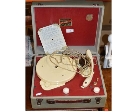 VINTAGE PORTABLE TURNTABLE     