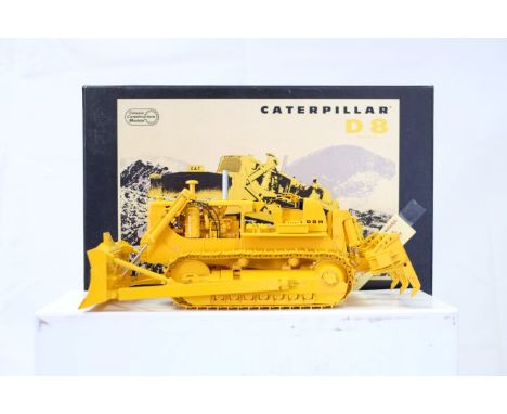 Classic Construction Models  CAT D8H 46A Travk Type Tractor   1:25