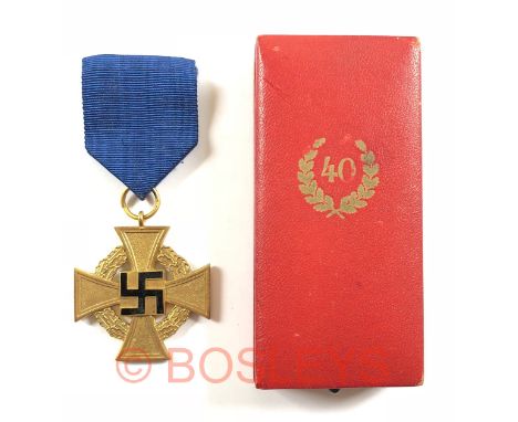 German Third Reich cased Faithful Service Decoration 1st Class for 40 years by Deschler & Söhne, München.A fine gilt example 