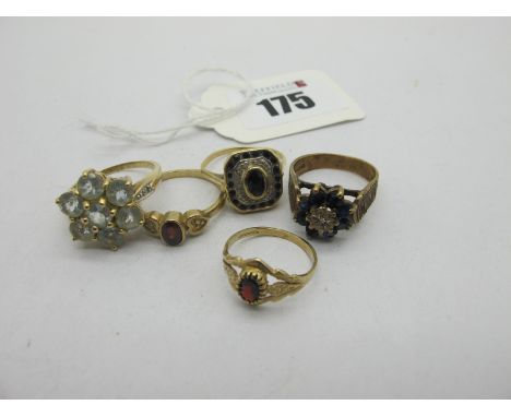 A Selection of Various 9ct Gold Dress Rings, including flower head clusters, collet set, etc (finger sizes noted J-R) (total 