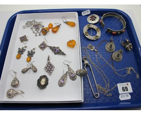 Hallmarked Scottish Silver/"925" and Other Jewellery, including amber coloured earrings, ring etc, Celtic style brooches, pen