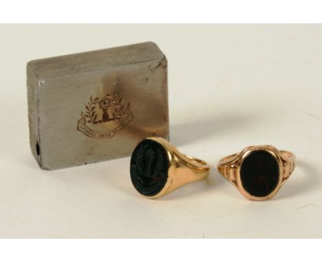 An 18ct gold bloodstone agate signet ring, with etched crest, 5.9g, ring size K, together with a 9ct gold bloodstone agate si