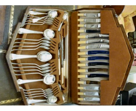 Silver plated and stainless steel fiddle pattern cutlery and flatware, in a fitted oak canteen        CA