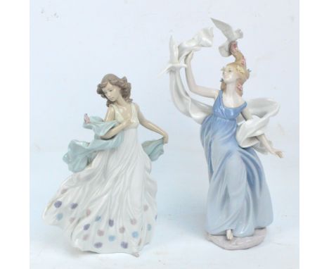 Two large Lladro figures; 6570 "New Horizons", 1999 signed and dated to base, height 39cm, and 6193 "Summer Serenade" 1995, h
