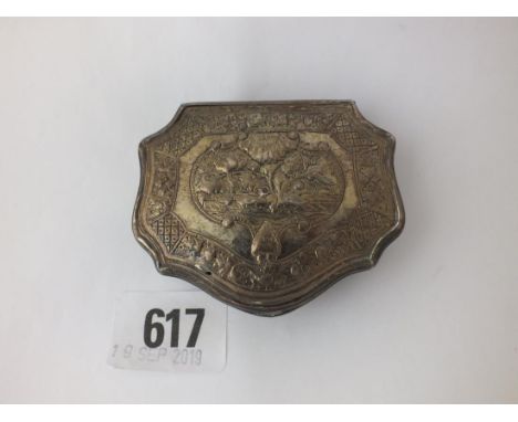 18thC shell shaped snuff box of shaped outline, unmarked  