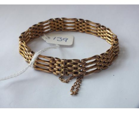 Heavy fancy 9ct gate bracelet 18.2g    