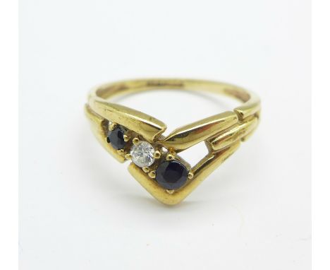 A 9ct gold ring, 1.7g, L