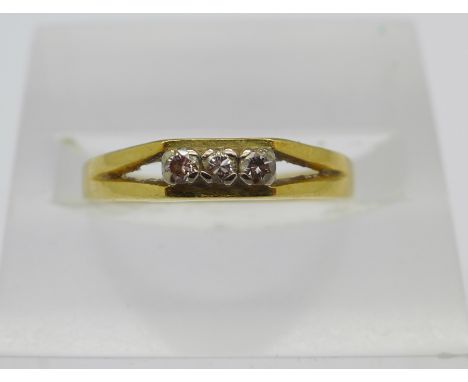 An 18ct gold and diamond ring, 2.5g, K