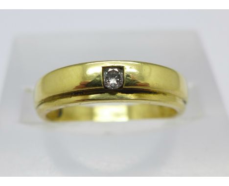 An 18ct gold and diamond ring, 2.9g, K