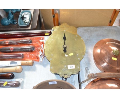 An usual large Salter spring balance scales to weight zero to twenty pounds