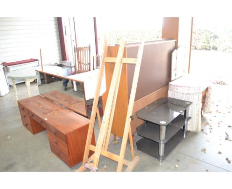 A large artists easel
