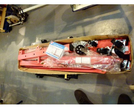 NEW BOXED HILKA ENGINE CRANE. 1 tonne crane, max lift height 215 cm