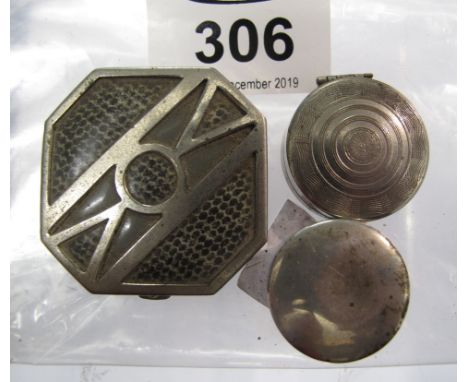 A silver patch box and two other silver plated boxes. (B.P. 24% incl. VAT)