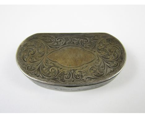 A George V silver snuff box, the lid engraved in a pattern of acanthus scrolls centred by a vacant cartouche, smith's mark pa