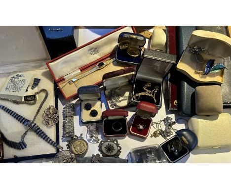 A collection of costume jewellery various vintage to include yellow metal items&nbsp;