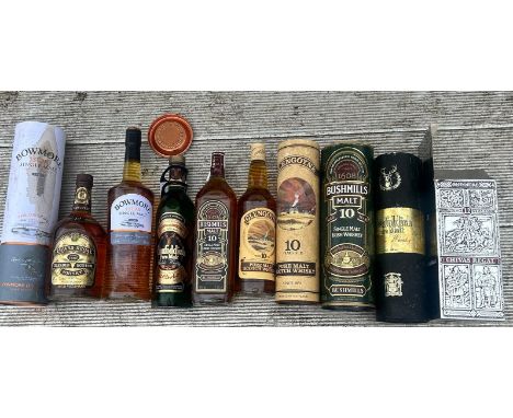 vintage whisky 5 bottles levels fine most with capsule original boxes&nbsp;