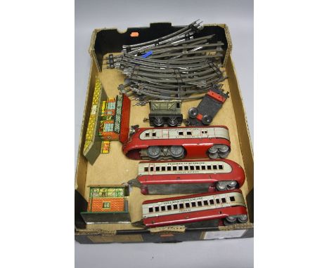 AN UNBOXED MARX (ENGLAND) O GAUGE TINPLATE PULLMAN STREAMLINE THREE CAR SET, No.M-10000, red and silver livery, 3 rail electr