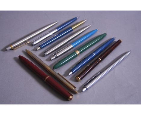 A COLLECTION OF VINTAGE AND MODERN PENS, including a Parker Junior fountain pen in burgundy and gold, a Parker 95 roller ball