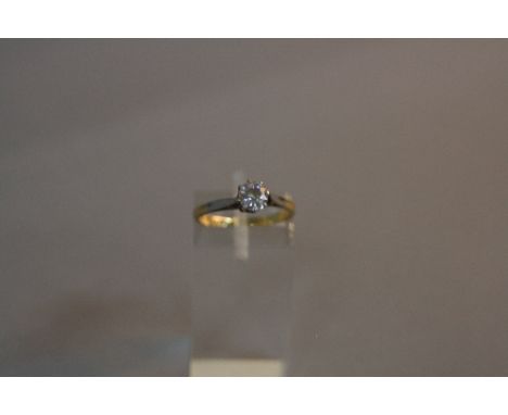 AN EARLY 20TH CENTURY SINGLE STONE DIAMOND RING, one old European cut diamond estimated weight approximately 0.50ct, colour a