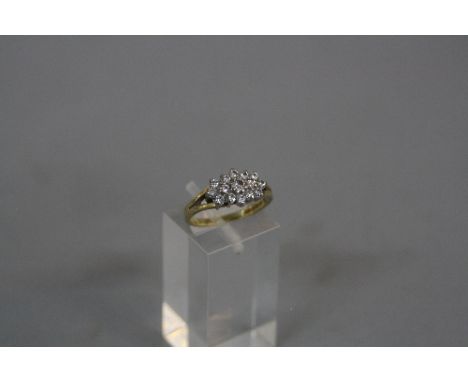 A LATE 20TH CENTURY 18CT GOLD DIAMOND OVAL CLUSTER RING, estimated total diamond weight approximately 0.40ct, colour assessed