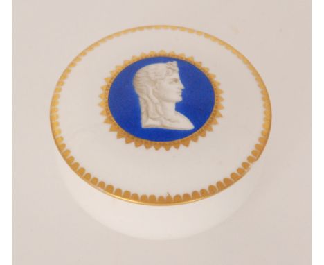 A Kerr and Binns, Worcester rouge pot and cover decorated with a classical portrait in profile against a blue ground with a g