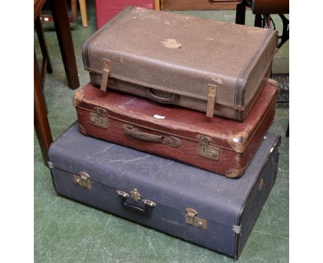 Three vintage suitcases (3)