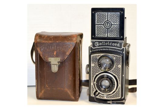 Art Deco TLR CAMERA,for Display,W//Original Brown Leather CASE /& Strap
