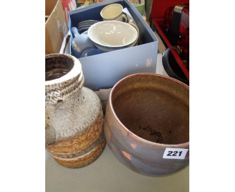 Qty. of Susie Cooper and other ceramics and pottery