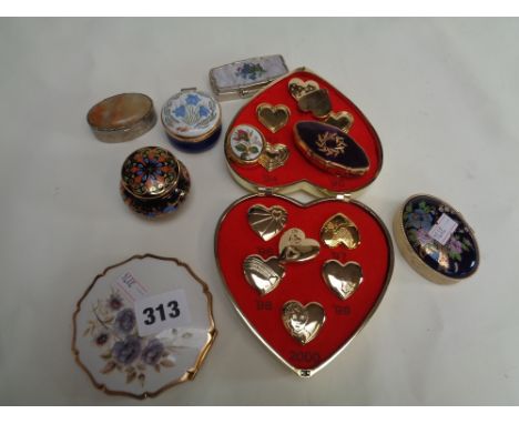 Stratton Floral design Compact, Pill Pots and Variety Heart Gilded brooches