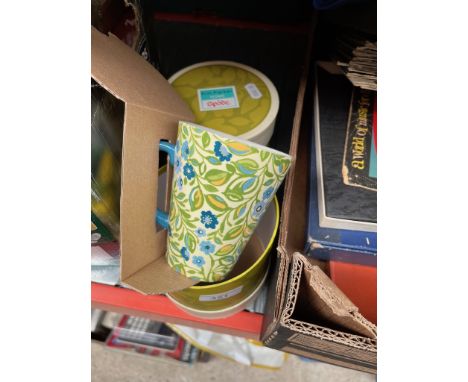 Two boxed Spode mugs.  