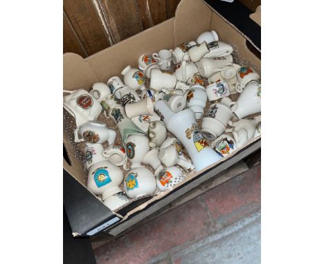 Crested ware including Goss, Arcadian etc - appx 45 pieces  