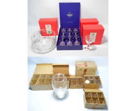 A quantity of various clear glass drinking glasses to include Edinburgh crystal, Royal Brierley, a Darlington ovoid vase etch