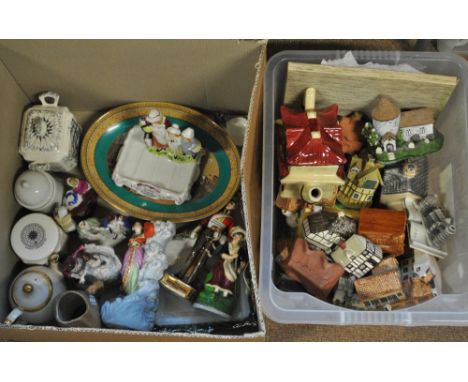 A quantity of mixed ceramics including a Doulton & Watts Lambeth Pottery Wellington mug, several figure groups, a crested tea