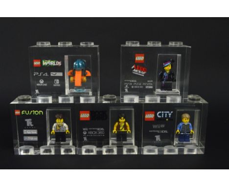 Five Lego for TT Games Minifigure acrylic trophy bricks, Wyldstyle from the Lego Movie Videogame, issued 7th February 2014, C