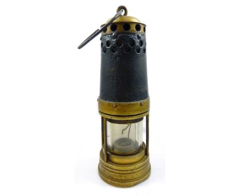 A circa 1920 Davis of Derby official's gas testing lamp, complete with middle ring shut-off, height 23.5cm.