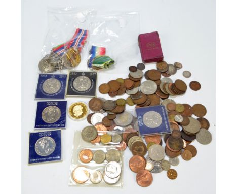 A collection of sundry 19th century and later British and world coinage, predominantly low denomination, also two WWI medals 