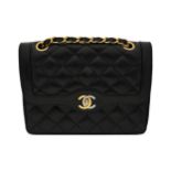CHANEL Handtasche, 2.55 mit typischen Elementen, wie doppelter Überschlag,Einschubtasche auf der