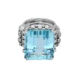 Aquamarin-Brillant-Ring, imposantes Design, in Weissgold 18K, als Blickfangein grosser,