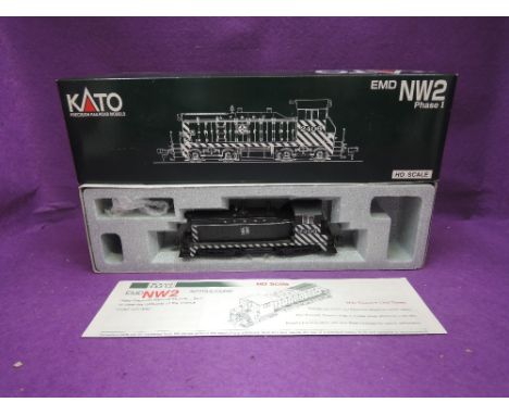 A Kato HO scale Santa Fe locomotive 2406, boxed, 37-1009