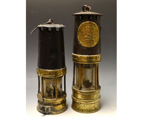 An Ackroyd and Best miners lamp, Hailwoods improved lamp, no 2249, type 0.1.B; another similar (2)
