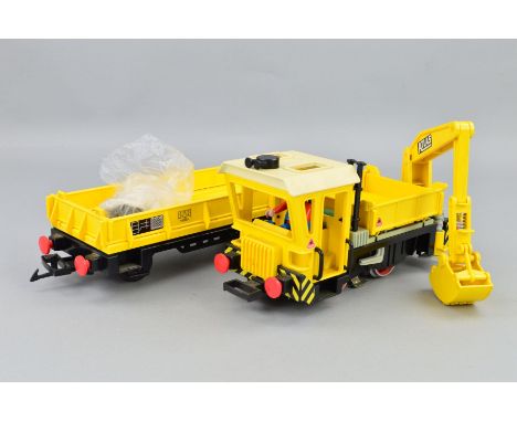 AN UNBOXED PLAYMOBIL G SCALE ATLAS MAINTENANCE CONSTRUCTION TRAIN, No.4053, electric version, missing accessories but otherwi