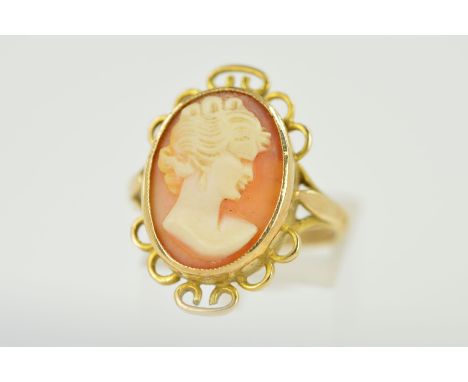 A MID TO LATE 20TH CENTURY CAMEO RING, a shell cameo measuring approximately 16.5mm x 12.0mm, ring size N1/2, hallmarked 9ct 