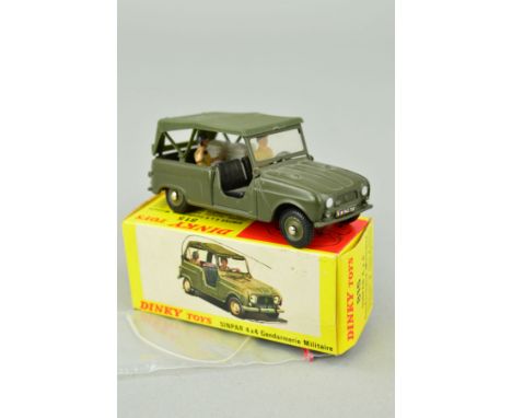 A BOXED FRENCH DINKY TOYS RENAULT 4 SINPAR 4 X 4 GENDARMERIE MILITAIRE, No.815, complete with top, two military policeman fig