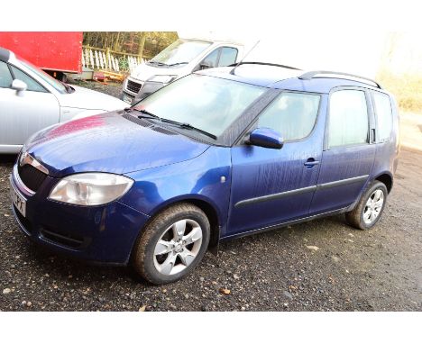 A BLUE SKODA ROOMSTER, 1422cc diesel engine, five speed manual gear box, midnight blue, first registration 09/10/2007, AK57 C