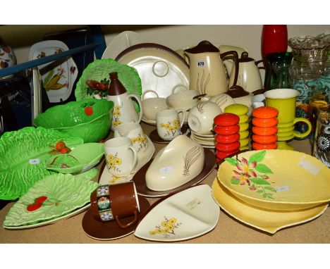 VARIOUS CARLTONWARE TABLE WARES ETC, to include Lettuce Salad range, 'Apple Blossom' salad drawer, two part tea services etc